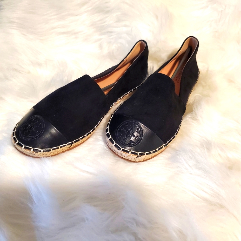 NERVER WORN. Black Lamher Flats Size 9